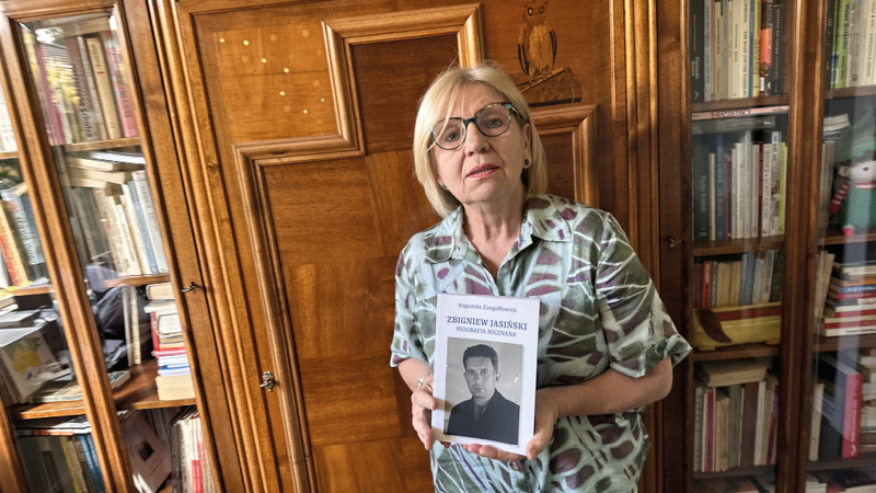 „ZBIGNIEW JASIŃSKI. BIOGRAFIA NIEZNANA”. BOGUMIŁA ŻONGOŁŁOWICZ PRZYWRACA PAMIĘĆ O LEGENDARNYM POECIE